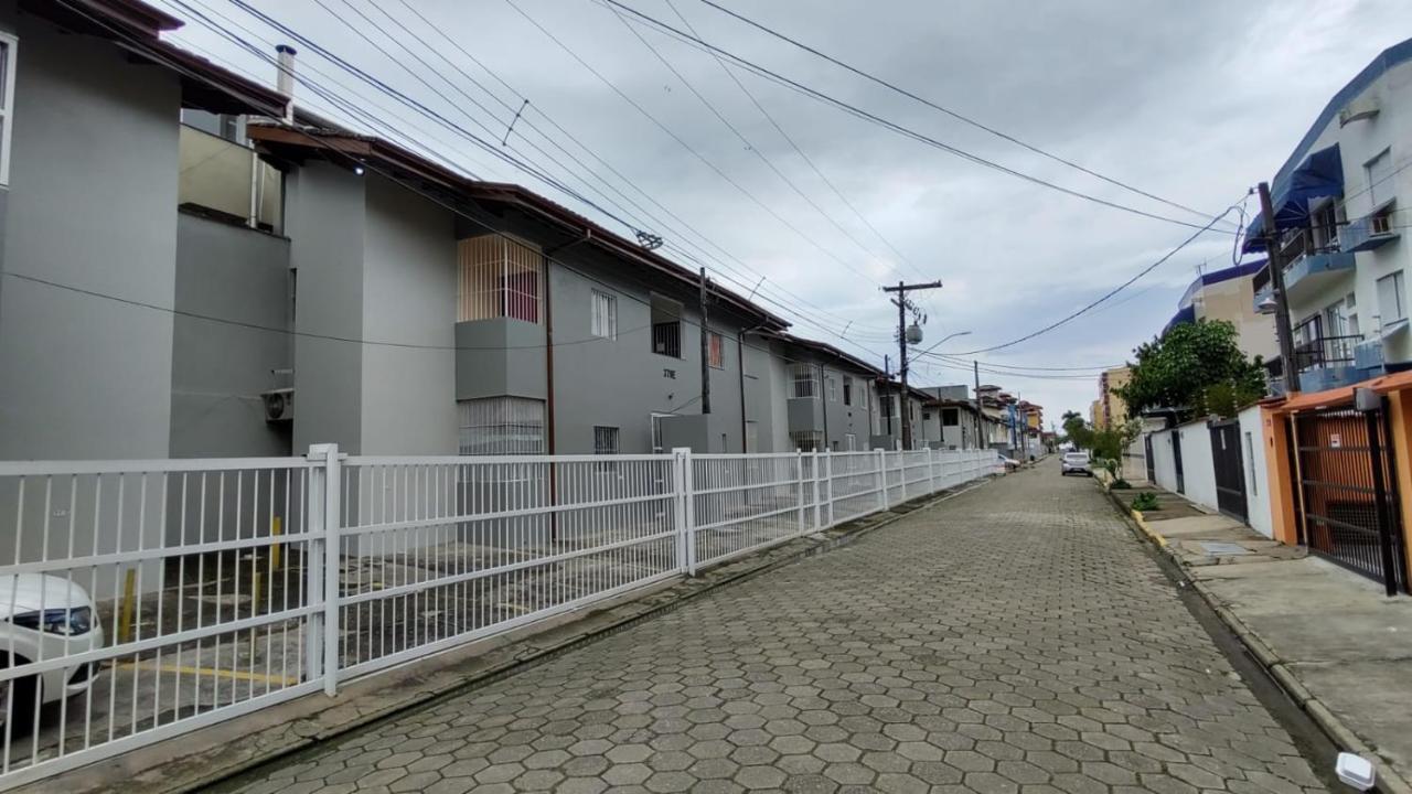 Apartamento Ubatuba - Praia Grande - 200M Da Praia Eksteriør billede